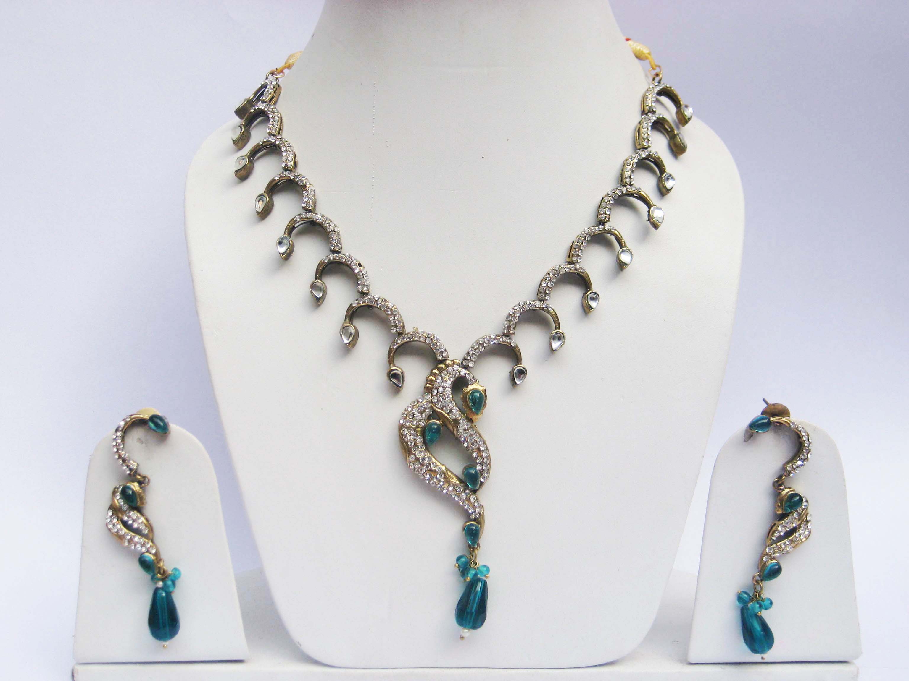 Victorian Necklace Set